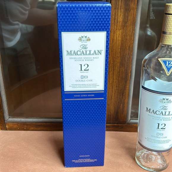 The MacAllan 12 year double cask BOTTLE and BOX only. - Picture 3 of 3